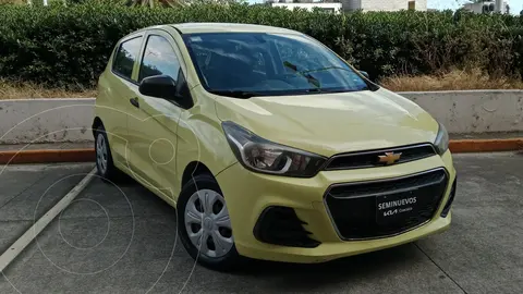 Chevrolet Spark LT usado (2017) color Amarillo precio $149,800