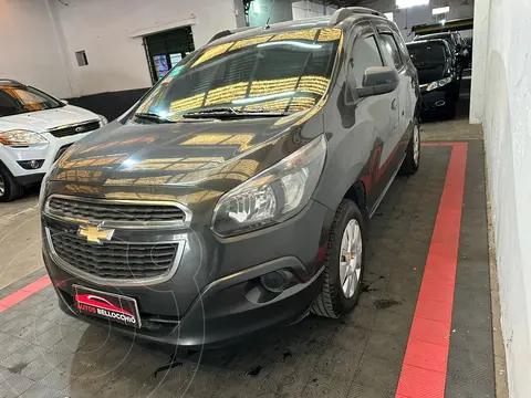 foto Chevrolet Spin LT usado (2018) color Gris precio $3.900.000