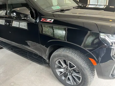 Chevrolet Suburban LT 5.3L 4x4 usado (2021) color Negro precio $54.600.000