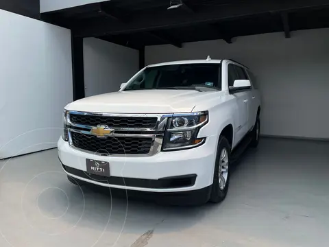 Chevrolet Suburban LT Piel Cubo usado (2019) color Blanco financiado en mensualidades(enganche $137,800)