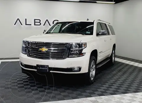 Chevrolet Suburban LTZ 4x4 usado (2015) color Blanco financiado en mensualidades(enganche $129,980)