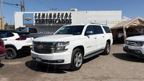 Chevrolet Suburban LT Piel Cubo usado (2019) color Blanco precio $565,000