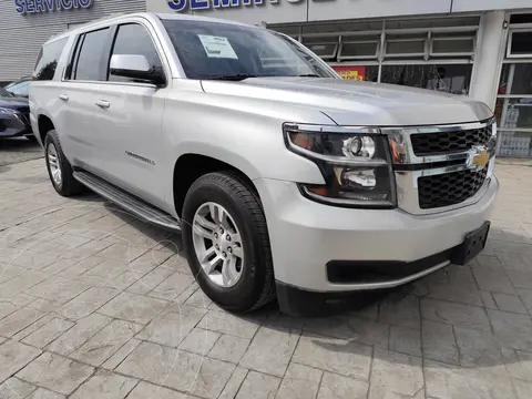 Chevrolet Suburban LS Tela usado (2016) color Plata Brillante financiado en mensualidades(enganche $177,900 mensualidades desde $12,628)