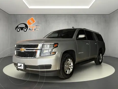 Chevrolet Suburban LT Piel Cubo usado (2018) color Plata Brillante precio $786,400