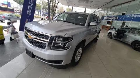 Chevrolet Suburban LT Piel Cubo usado (2020) color plateado financiado en mensualidades(enganche $249,060 mensualidades desde $20,185)