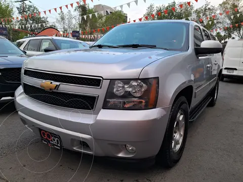Chevrolet Suburban LT usado (2013) color plateado precio $265,000