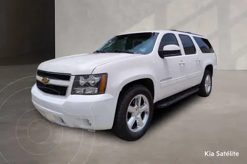 Chevrolet Suburban Paq D (295 Hp) Piel y DVD usado (2013) color Blanco precio $319,000