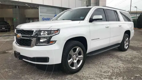 Chevrolet Suburban LT Piel Cubo usado (2017) color Blanco financiado en mensualidades(enganche $136,640 mensualidades desde $14,907)