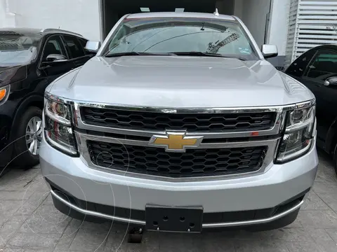 Chevrolet Suburban LT Piel Banca usado (2019) color Plata Brillante financiado en mensualidades(enganche $179,000 mensualidades desde $24,029)