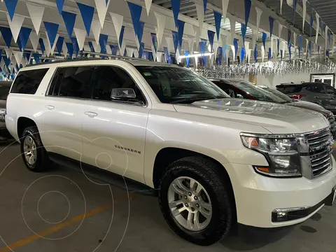 Chevrolet Suburban LT Piel usado (2017) color Blanco precio $398,000