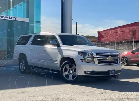 Chevrolet Suburban LT Piel Cubo usado (2016) color Blanco precio $435,000