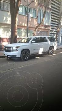 Chevrolet Suburban LS Tela usado (2018) color Blanco precio $400,000