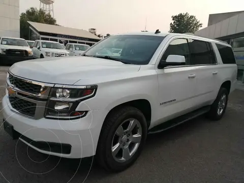 Chevrolet Suburban LT Piel Banca usado (2016) color Blanco precio $540,000