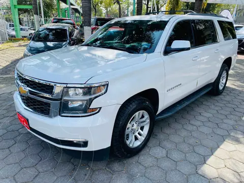 Chevrolet Suburban LT usado (2020) color Blanco financiado en mensualidades(enganche $203,981 mensualidades desde $18,118)