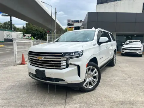 Chevrolet Suburban High Country usado (2021) color Blanco precio $1,200,000