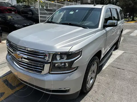 Chevrolet Suburban Premier Piel 4x4 usado (2017) color Plata Brillante financiado en mensualidades(enganche $178,729 mensualidades desde $18,707)