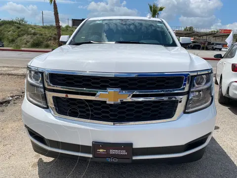 Chevrolet Suburban LS Tela usado (2018) color Blanco precio $750,000