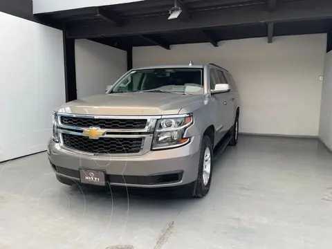 Chevrolet Suburban LT Piel Cubo usado (2019) color caf precio $659,000