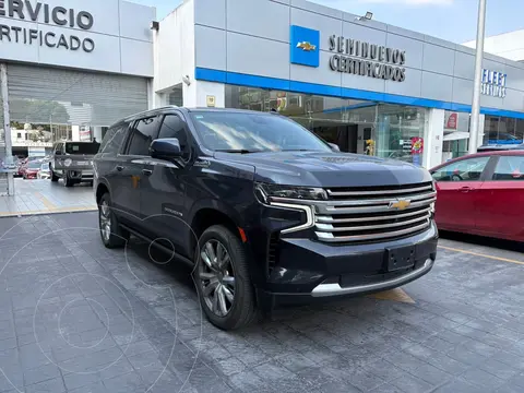 Chevrolet Suburban High Country usado (2024) color Azul financiado en mensualidades(enganche $513,600 mensualidades desde $34,219)