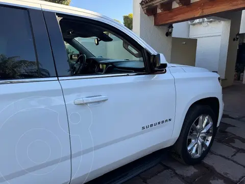 Chevrolet Suburban LT Piel Banca usado (2020) color Blanco precio $879,000