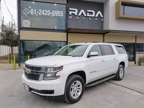 Chevrolet Suburban LT Piel Cubo usado (2015) color Blanco precio $340,000