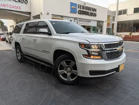 Chevrolet Suburban LT Piel Cubo usado (2016) color Blanco precio $625,000