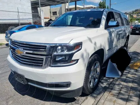Chevrolet Suburban Premier Piel 4x4 usado (2019) color Blanco precio $890,000
