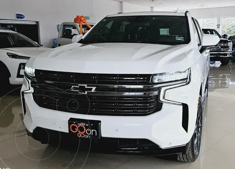 Chevrolet Suburban RST usado (2021) color Blanco financiado en mensualidades(enganche $327,000 mensualidades desde $25,006)