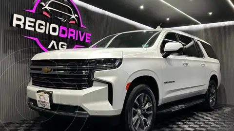 Chevrolet Suburban LT usado (2022) color Blanco precio $1,289,900