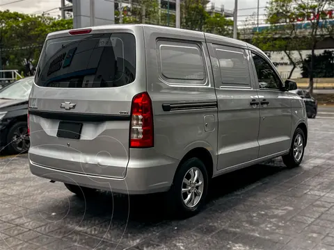 Chevrolet Tornado Van LS usado (2022) color plateado precio $235,000
