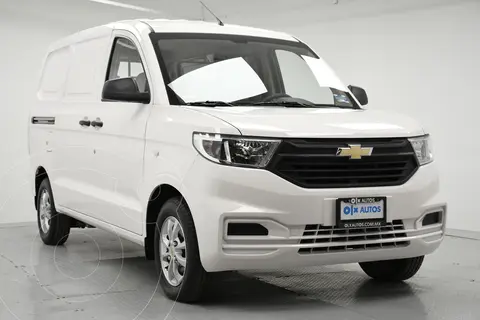 Chevrolet Tornado Van LS usado (2022) color Blanco financiado en mensualidades(enganche $50,200 mensualidades desde $3,949)