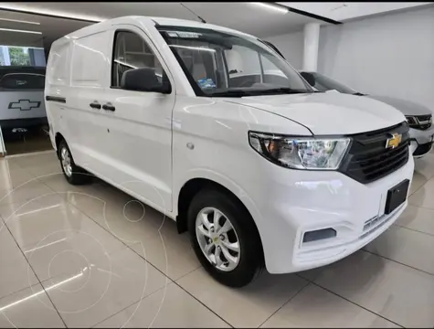 Chevrolet Tornado Van LS usado (2023) color Blanco financiado en mensualidades(enganche $57,479 mensualidades desde $5,796)