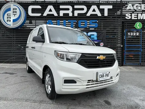 Chevrolet Tornado Van LS usado (2022) color Blanco financiado en mensualidades(enganche $54,780 mensualidades desde $5,709)