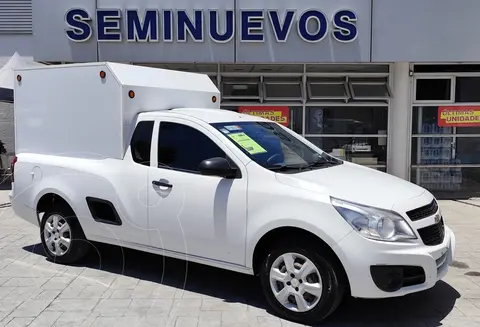 Chevrolet Tornado LS usado (2020) color Blanco financiado en mensualidades(enganche $68,452 mensualidades desde $6,174)