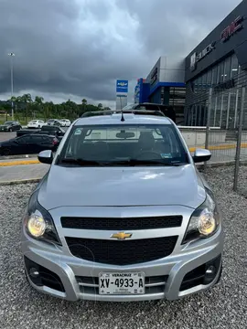 Chevrolet Tornado LT usado (2020) color plateado financiado en mensualidades(enganche $73,575 mensualidades desde $6,576)