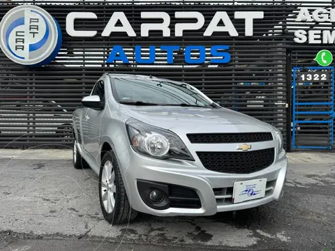 Chevrolet Tornado LT usado (2020) color plateado financiado en mensualidades(enganche $59,180 mensualidades desde $6,168)