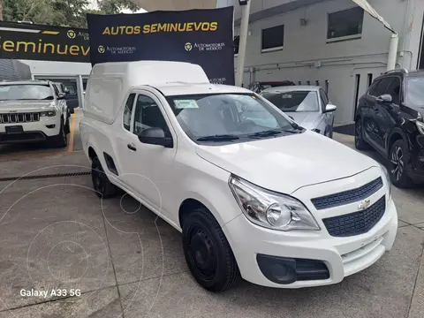 Chevrolet Tornado LS Ac usado (2019) color Blanco Nieve financiado en mensualidades(enganche $48,000 mensualidades desde $7,386)