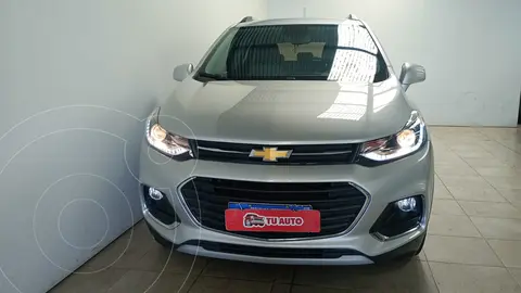 Chevrolet Tracker LTZ 4x2 usado (2018) color Plata Switchblade financiado en cuotas(anticipo $8.600.000 cuotas desde $268.750)