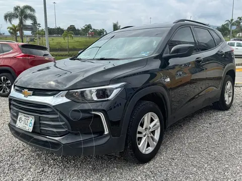 Chevrolet Tracker LS Aut usado (2023) color Negro financiado en mensualidades(enganche $98,100 mensualidades desde $8,768)