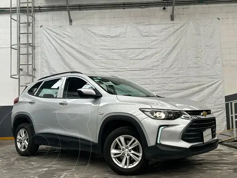 Chevrolet Tracker Premier Aut usado (2023) color plateado precio $300,000
