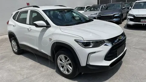 Chevrolet Tracker LS Aut usado (2023) color Blanco financiado en mensualidades(enganche $140,615 mensualidades desde $6,041)