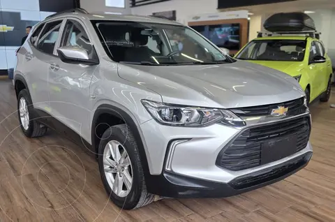 Chevrolet Tracker LS Plus Aut usado (2022) color plateado precio $296,000