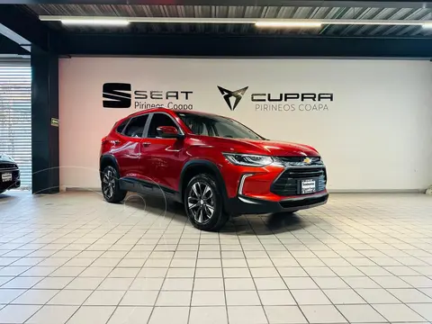 Chevrolet Tracker Premier Aut usado (2023) color Rojo Flama financiado en mensualidades(enganche $90,200 mensualidades desde $8,922)