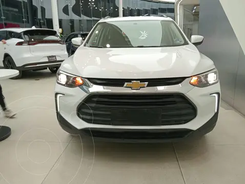 Chevrolet Tracker LS Aut usado (2023) color Blanco financiado en mensualidades(enganche $85,000 mensualidades desde $7,000)
