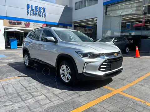 Chevrolet Tracker LS Aut usado (2023) color plateado financiado en mensualidades(enganche $93,090 mensualidades desde $6,202)