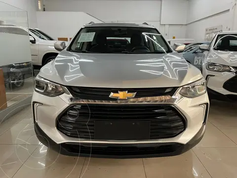 Chevrolet Tracker LS Aut usado (2023) color plateado financiado en mensualidades(enganche $89,652 mensualidades desde $7,696)