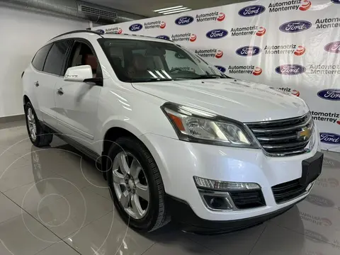 Chevrolet Traverse LT Piel usado (2016) color Blanco precio $259,000