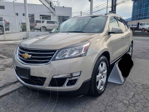 Chevrolet Traverse LT 7 Pasajeros usado (2017) color Dorado precio $418,000