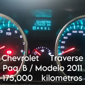 Chevrolet Traverse LT Piel usado (2011) color Plata precio $130,000