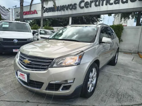 Chevrolet Traverse LT 7 Pasajeros usado (2016) color Dorado precio $218,000